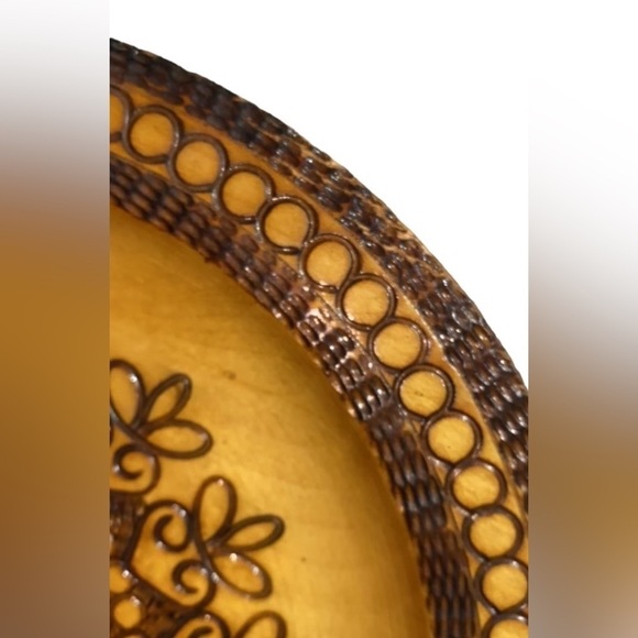 Unique Hand Carved -Polish Wooden Multi Floral Plate Dark Rim- 8.5” - Picture 7 of 7